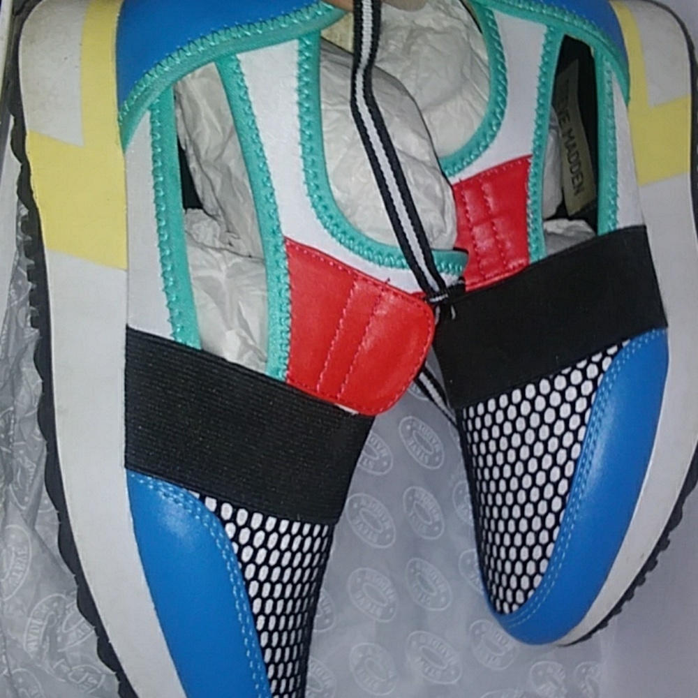 Steve madden sneakers